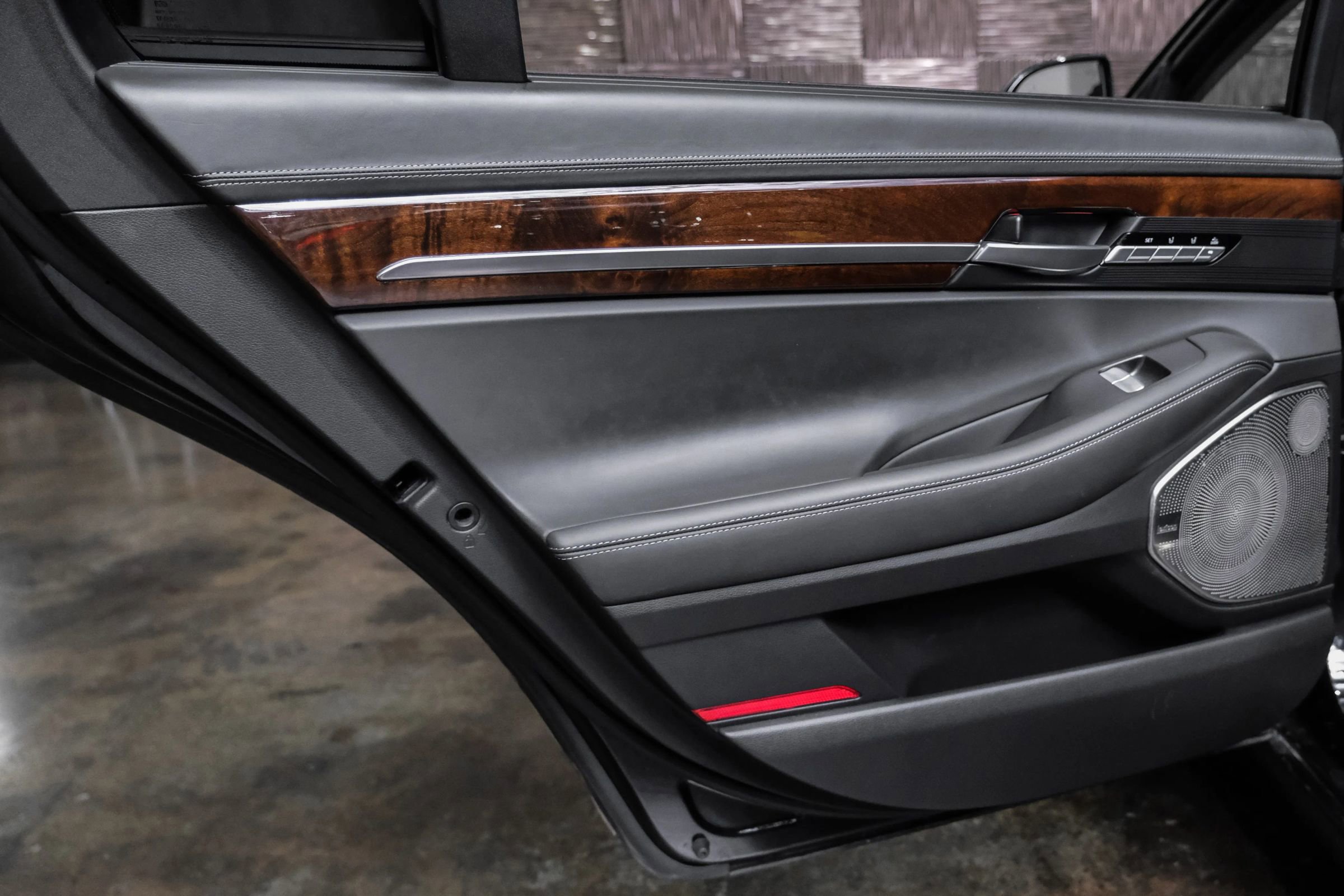 Used 2019 Genesis G90 5.0 Ultimate RWD image 45