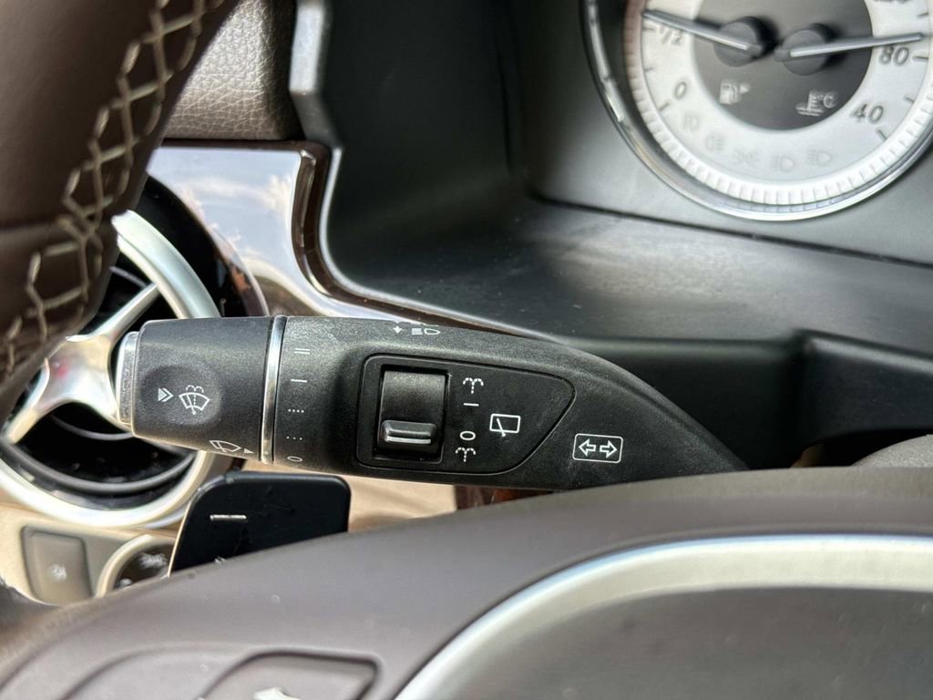Used 2015 Mercedes-Benz GLK 350 2WD image 35