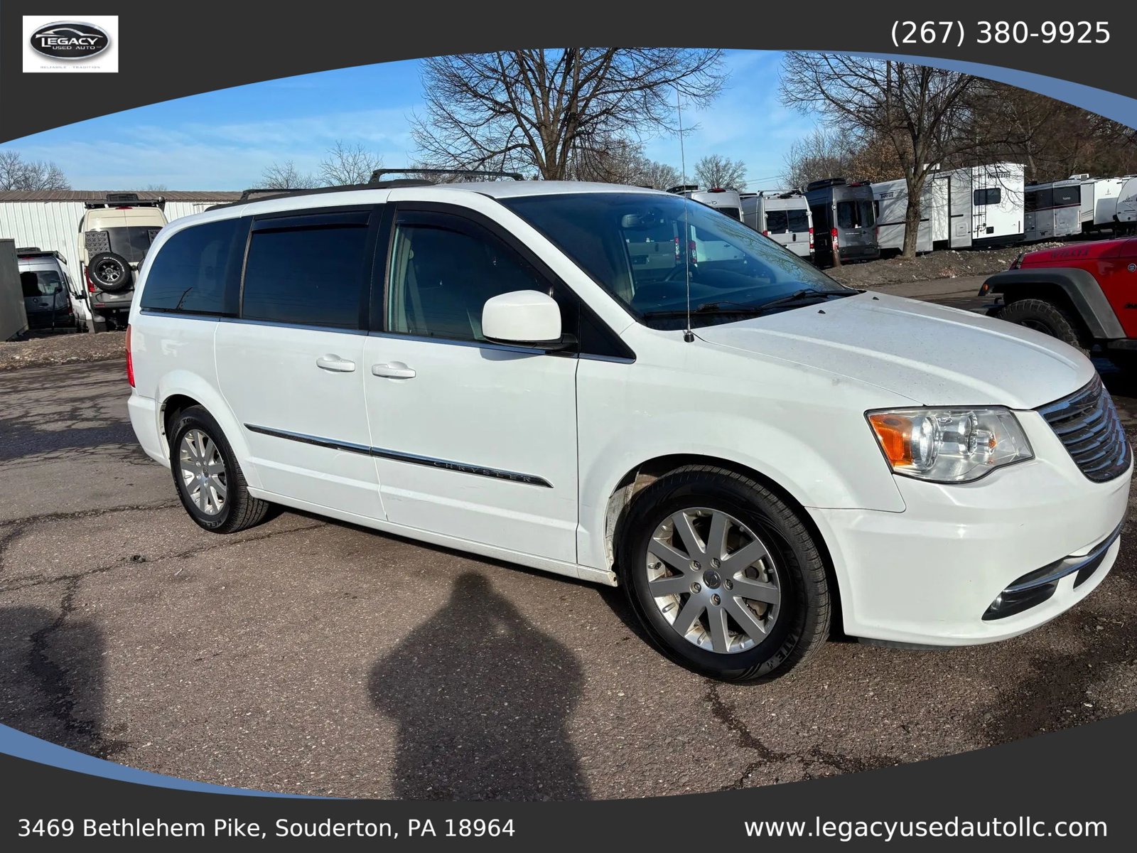 Used 2016 Chrysler Town & Country Touring FWD image 13
