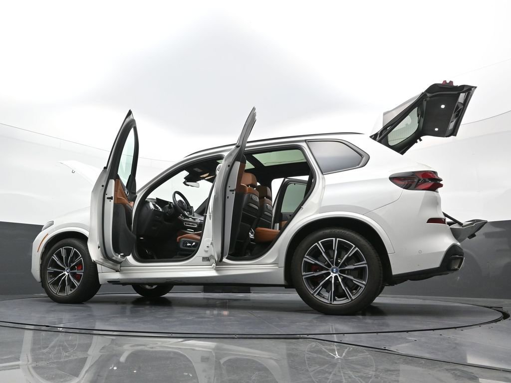 Used 2024 BMW X5 xDrive50e w/ Executive Package image 43