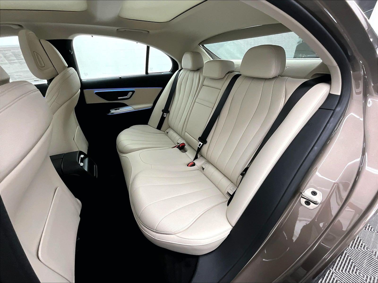 Used 2026 Mercedes-Benz E 350 Sedan image 18