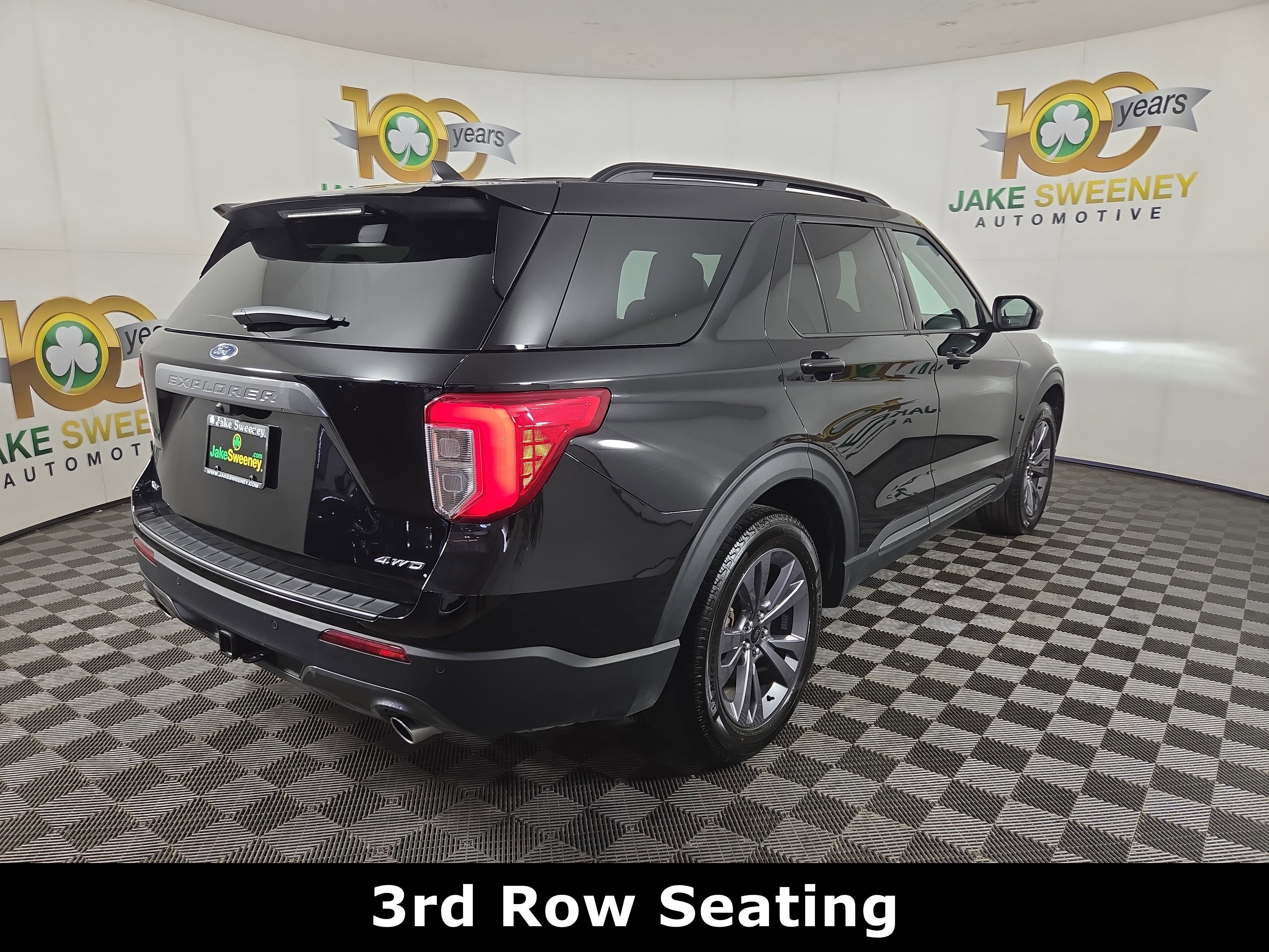 Used 2024 Ford Explorer XLT w/ Equipment Group 202A AWD/4WD image 9