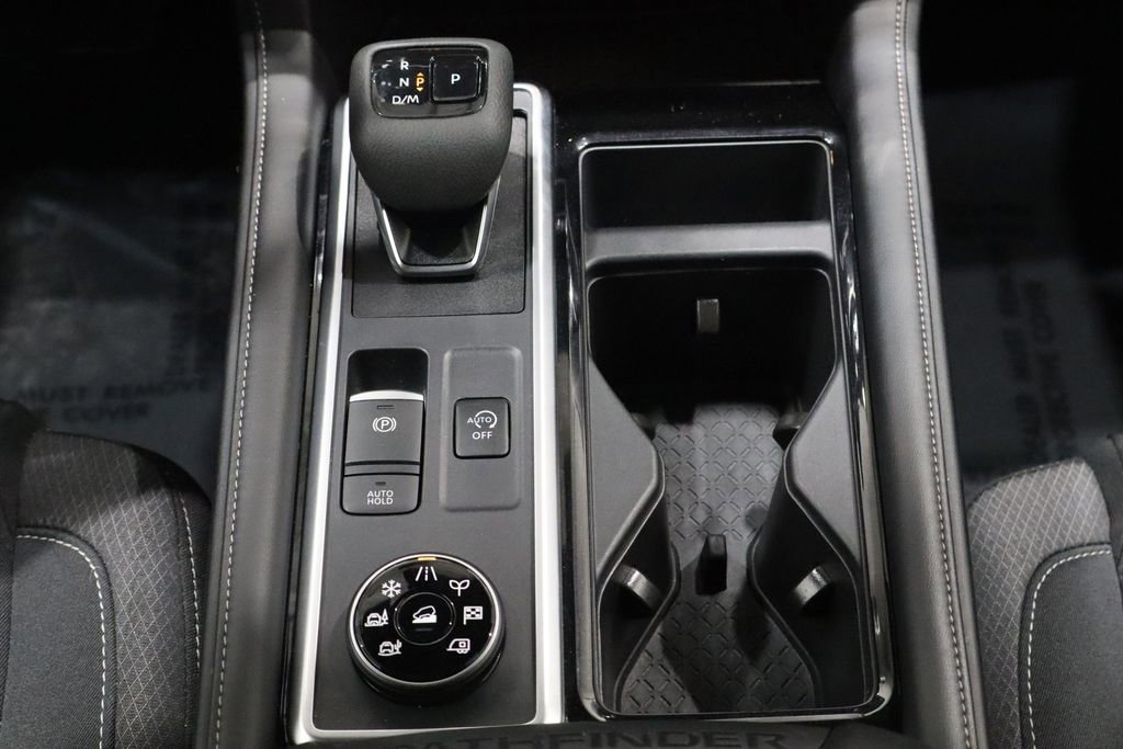 Used 2024 Nissan Pathfinder SV image 40