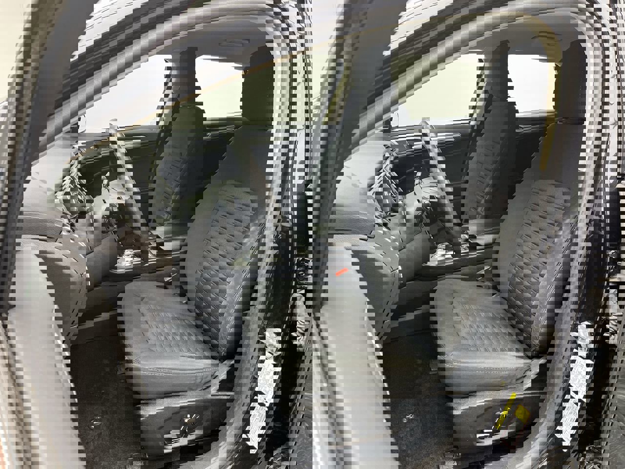 Used 2019 Ford Fusion SE image 9