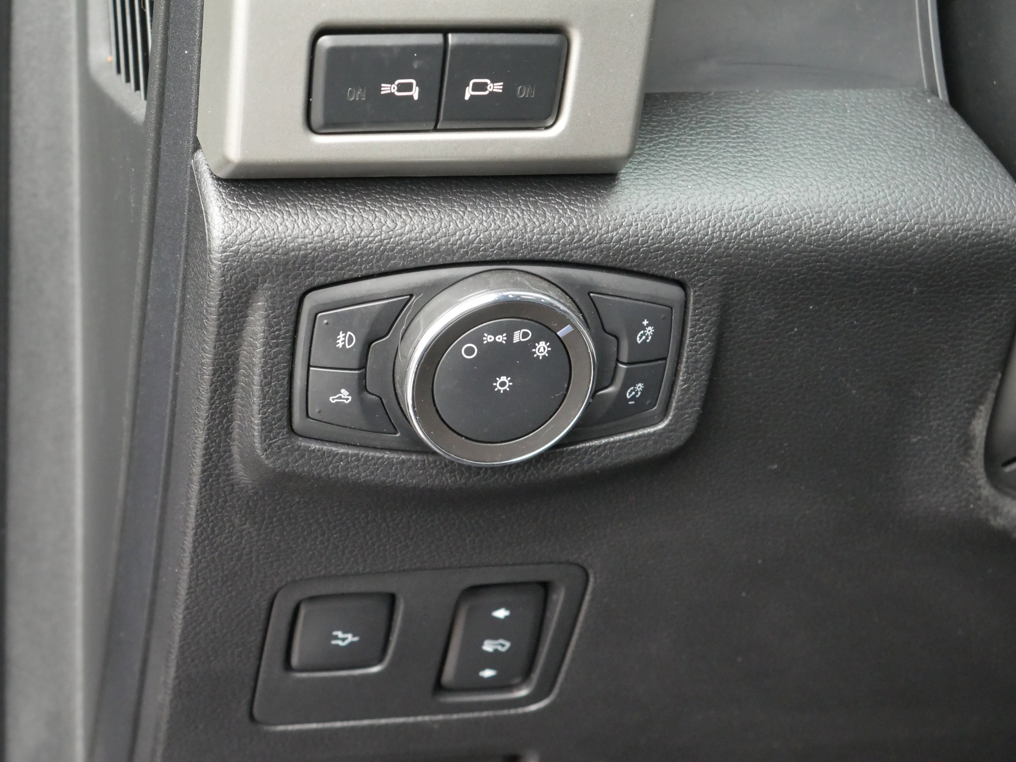 Used 2020 Ford F350 Lariat w/ Lariat Ultimate Package image 12