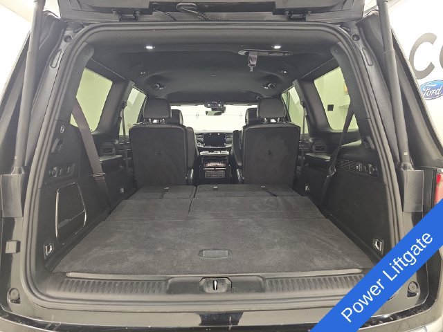 Used 2025 Jeep Wagoneer Series II AWD/4WD image 16