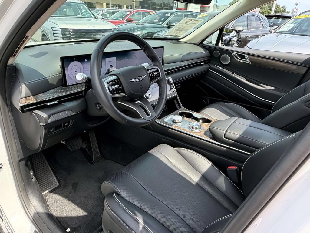 Certified 2025 Genesis GV80 3.5T Advanced AWD/4WD image 12