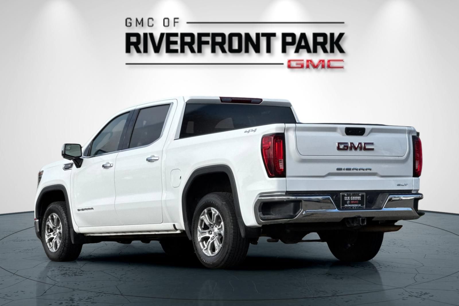 Used 2024 GMC Sierra 1500 SLT AWD/4WD image 5
