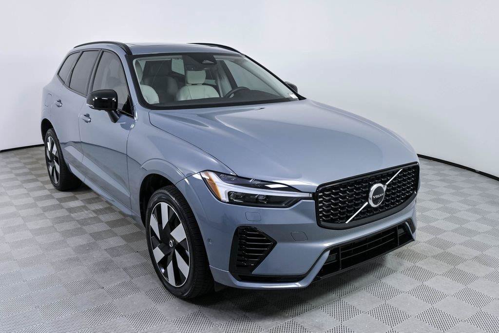 Certified 2024 Volvo XC60 T8 Plus w/ Protection Package Premier AWD/4WD image 27