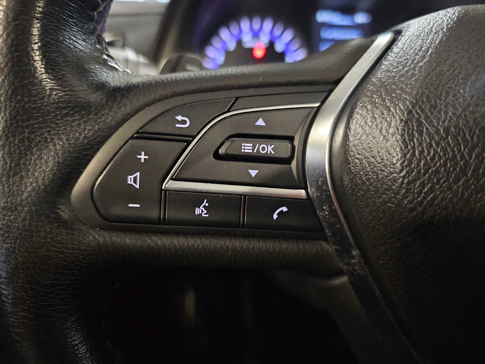 Used 2017 INFINITI Q60 3.0t Sport image 23