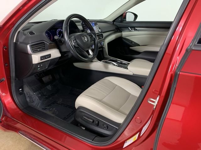 Used 2020 Honda Accord Touring image 30