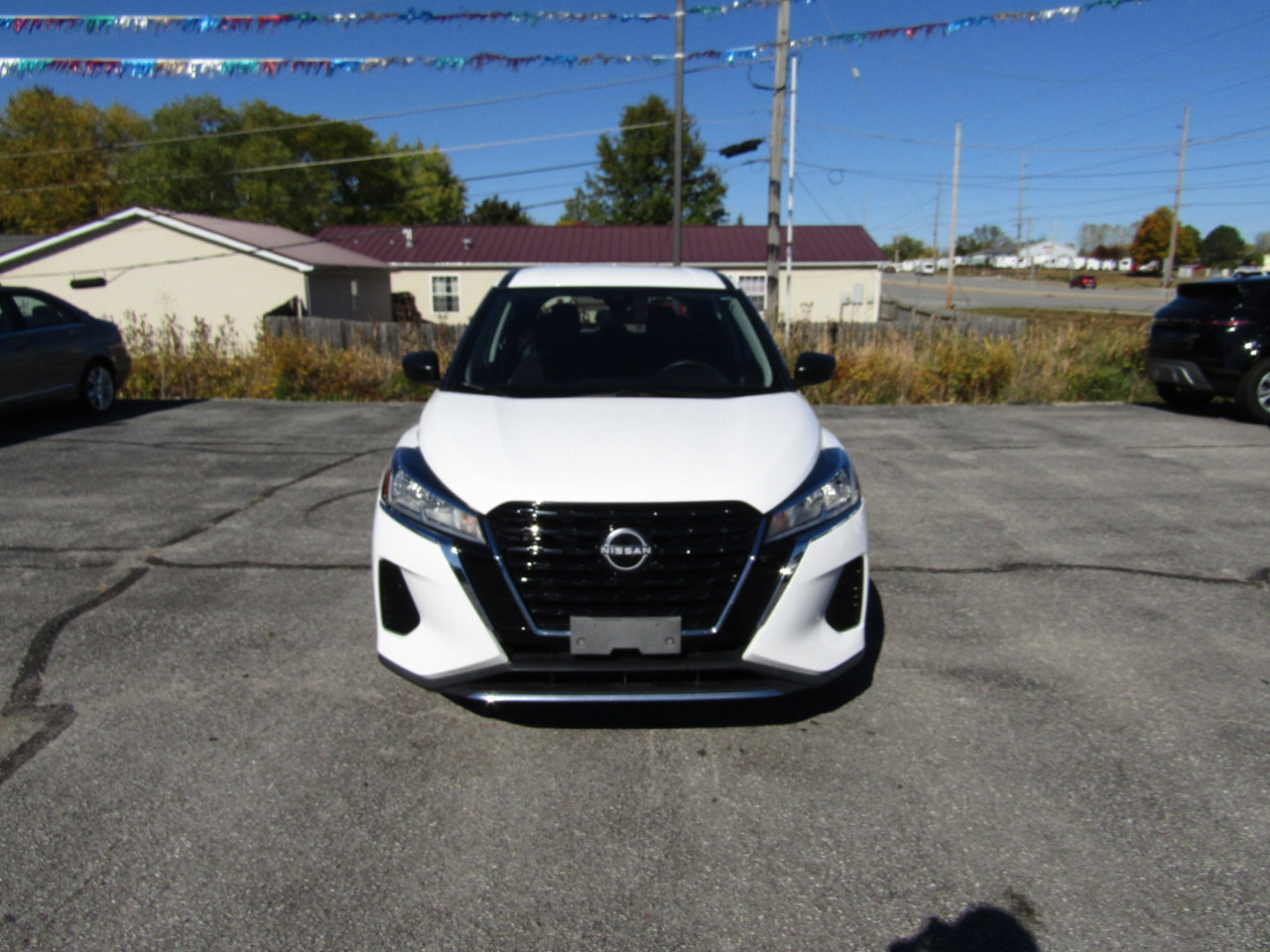 Used 2023 Nissan Kicks S image 2
