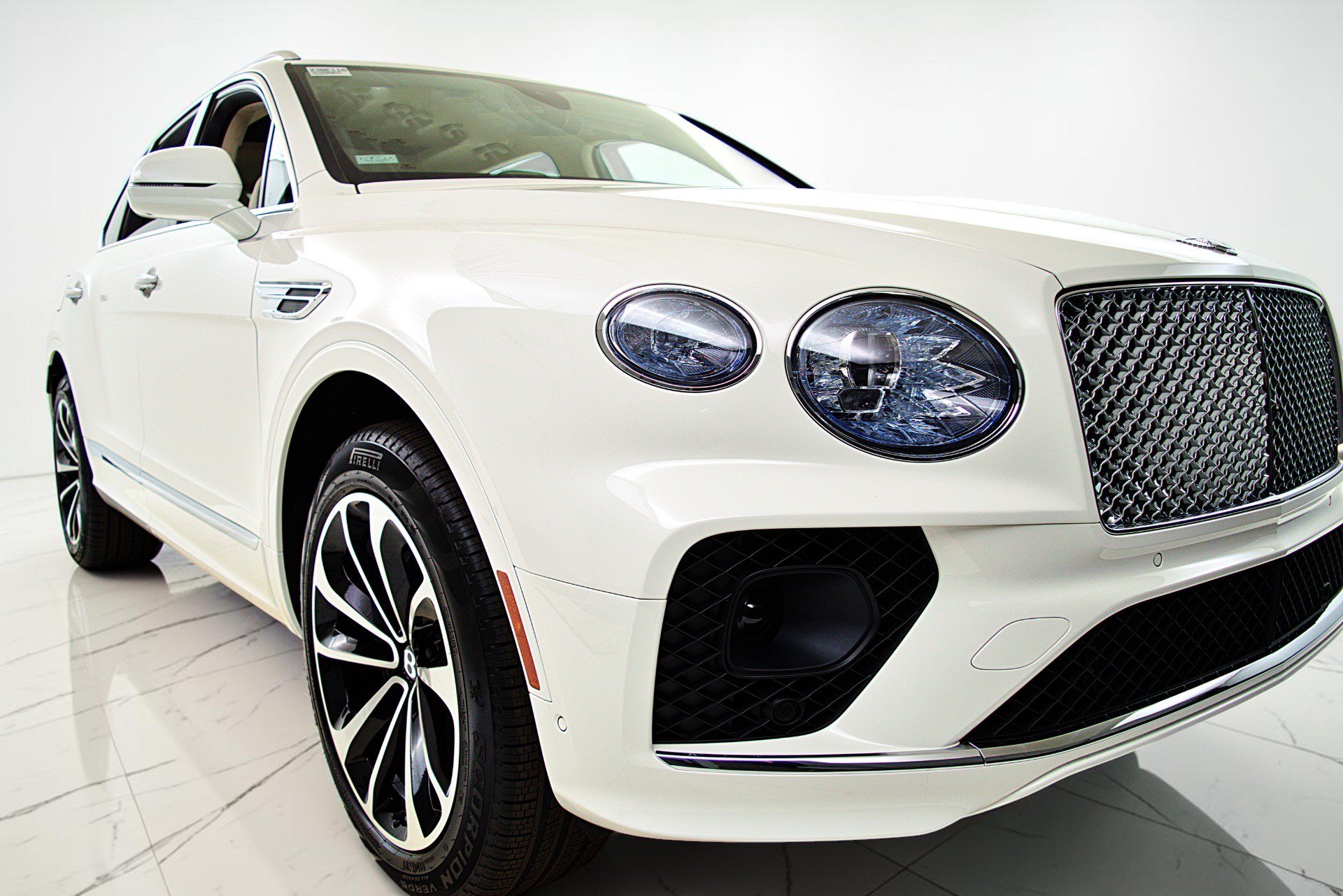 Certified 2023 Bentley Bentayga AWD/4WD image 8