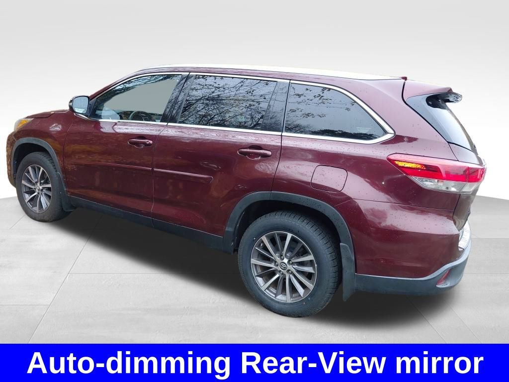 Used 2019 Toyota Highlander XLE image 24
