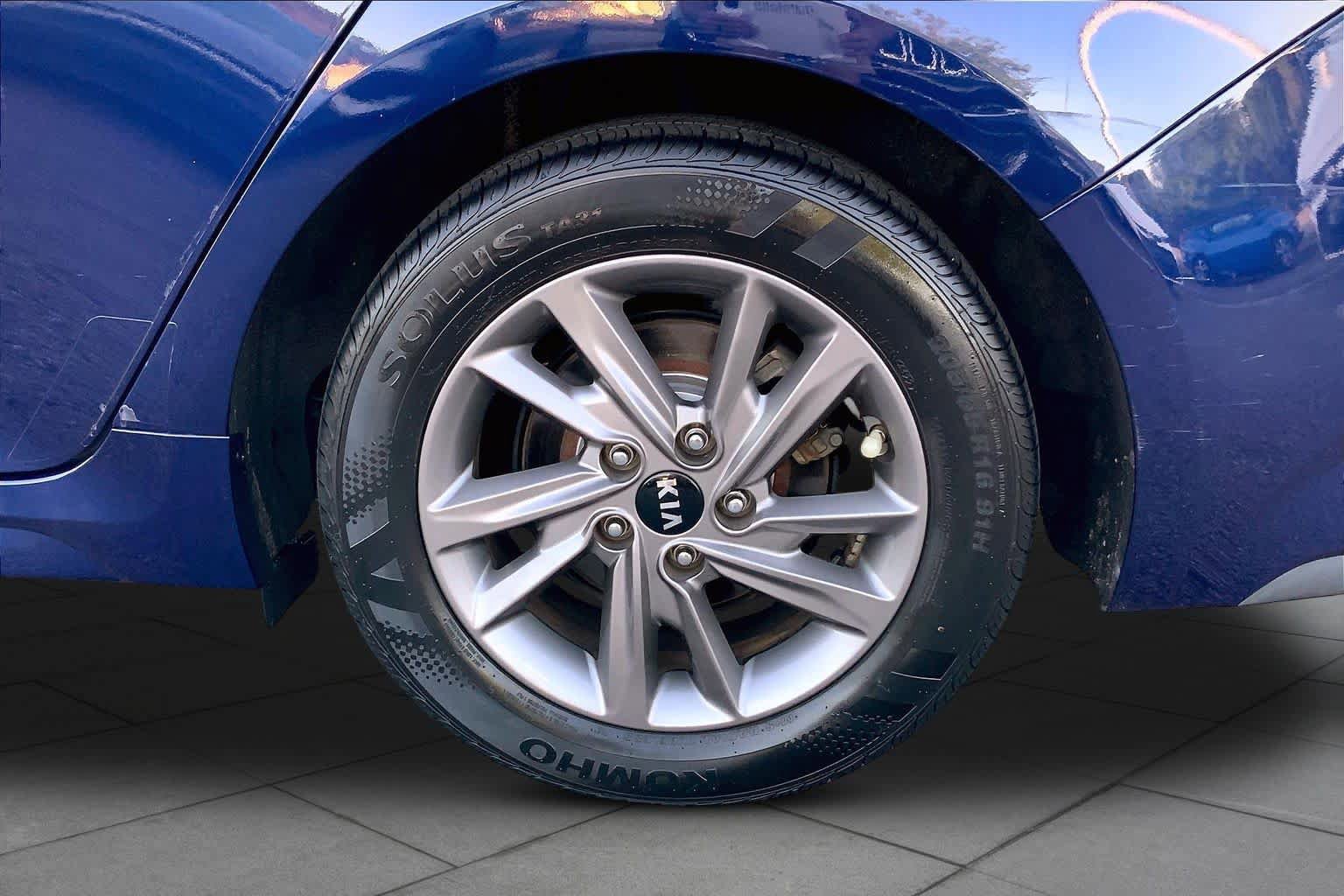 Used 2020 Kia Optima LX FWD image 11