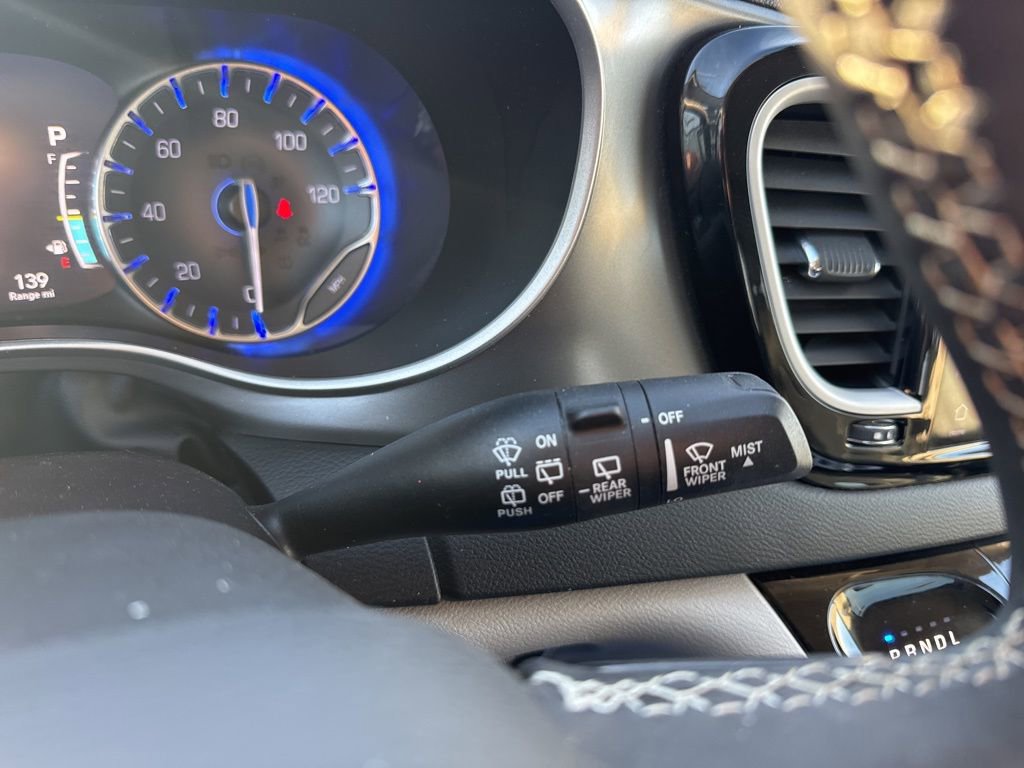 Used 2022 Chrysler Pacifica Touring-L image 14