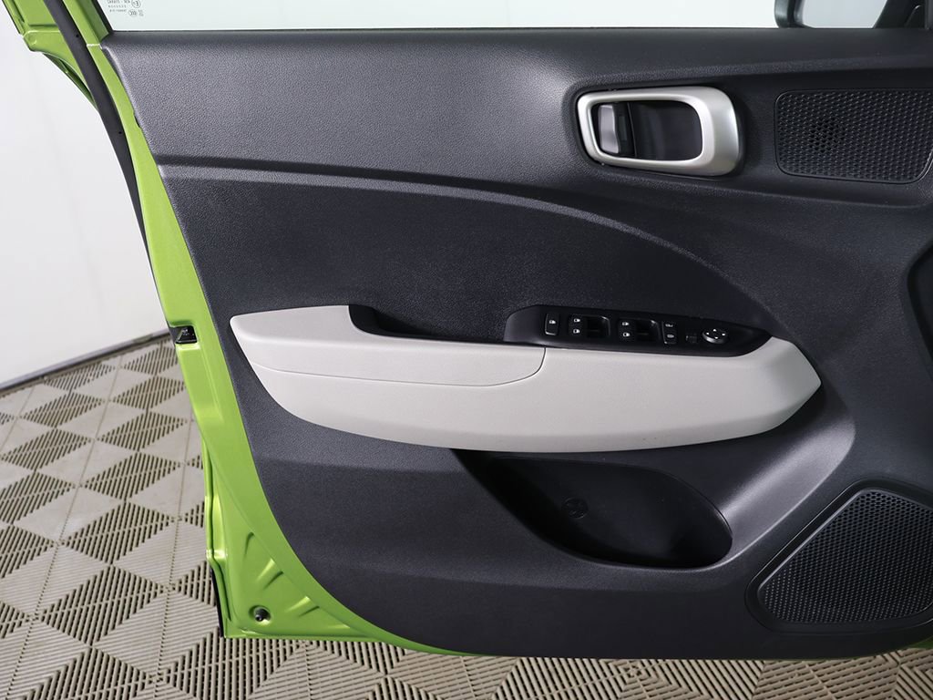 Certified 2024 Hyundai Venue SEL image 20