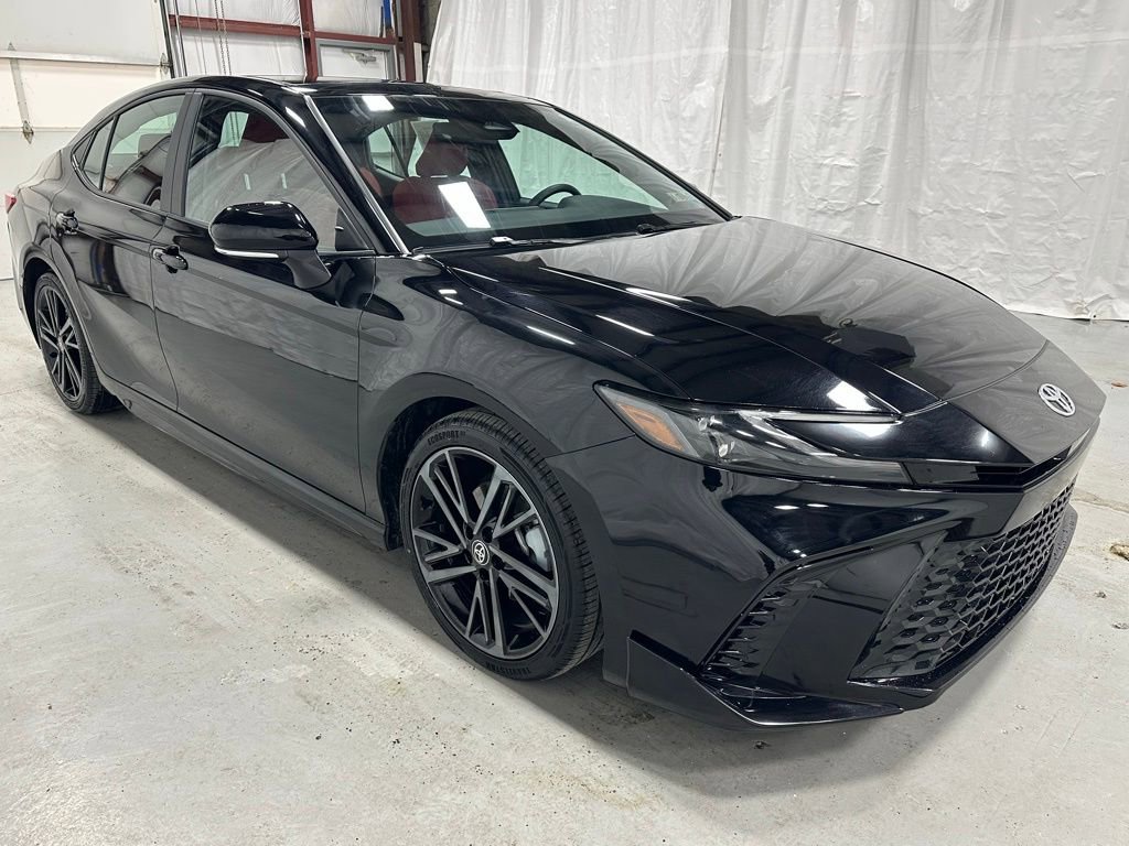 Used 2025 Toyota Camry XSE image 1