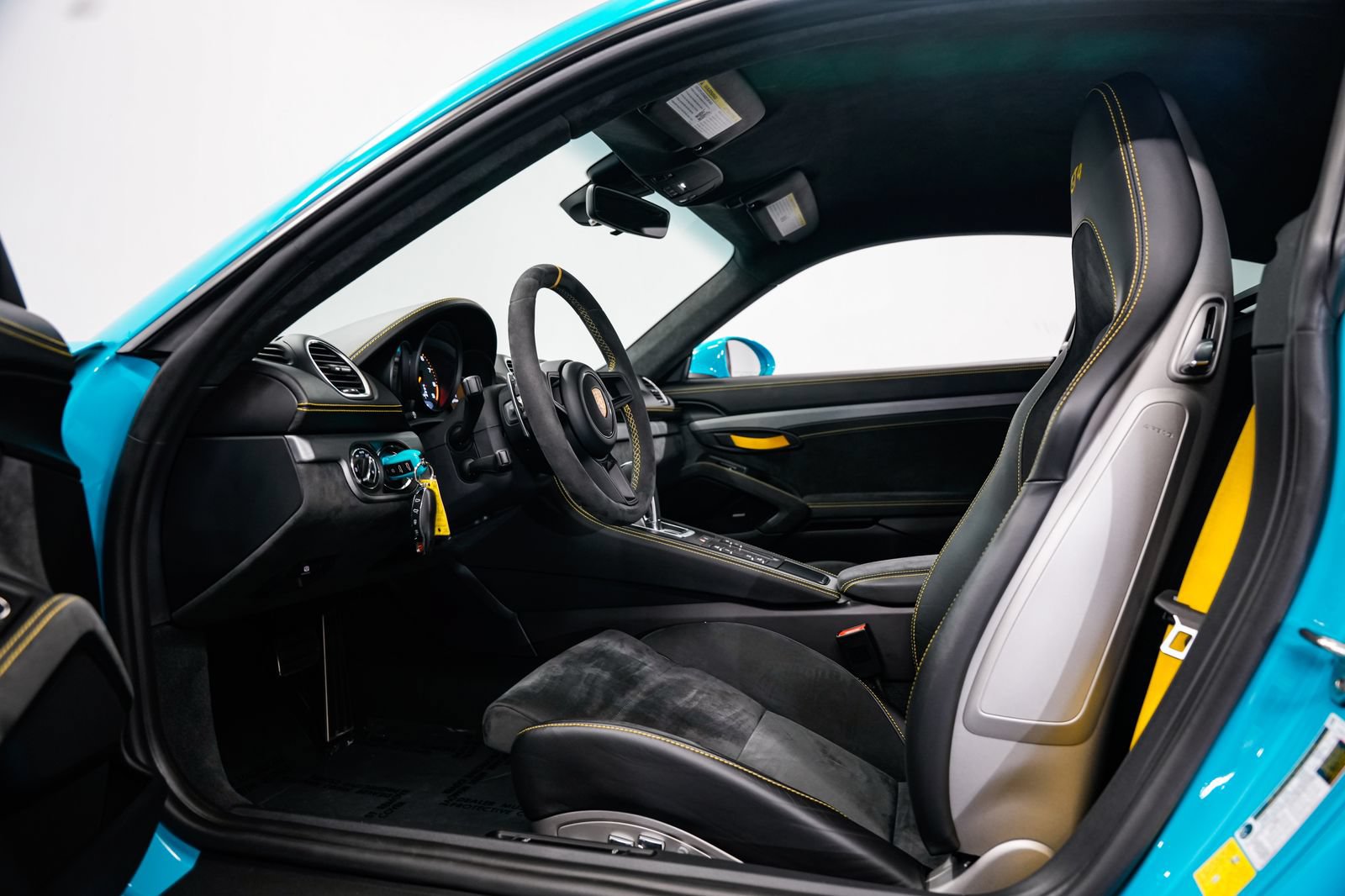 Used 2021 Porsche 718 Cayman GT4 RWD image 17