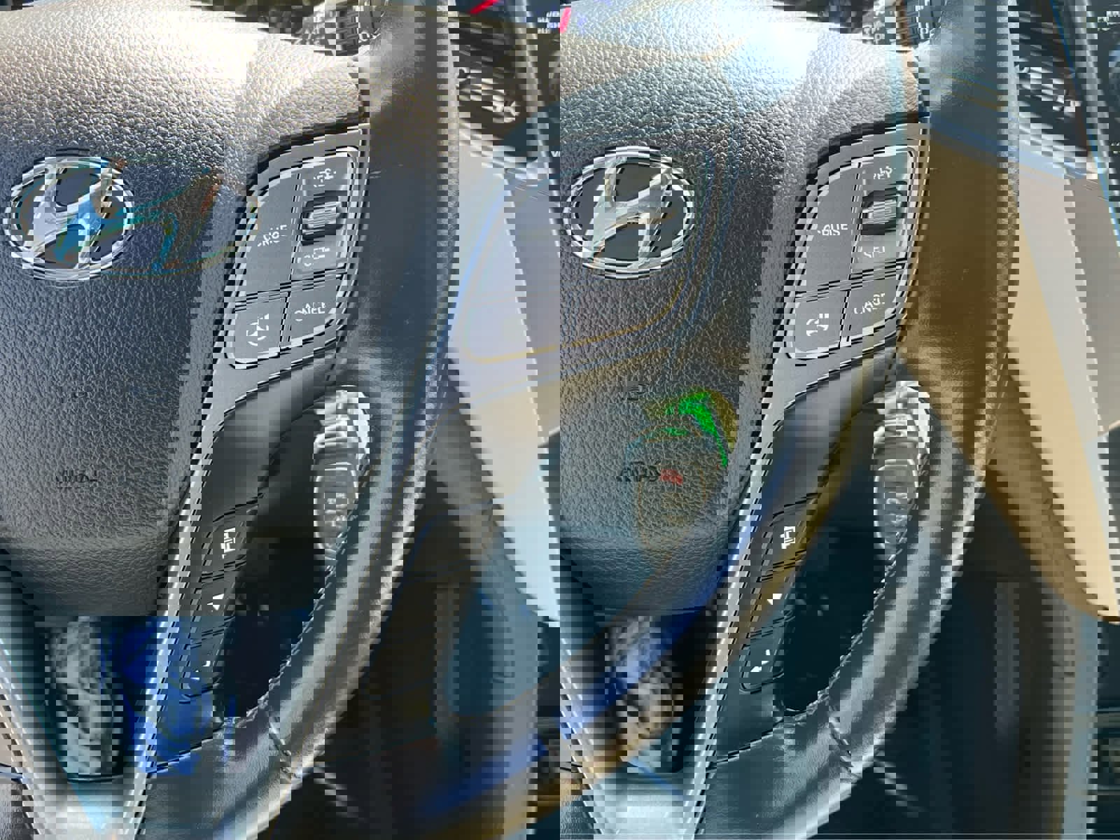 Used 2014 Hyundai Santa Fe GLS image 33