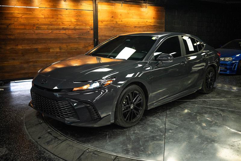 Used 2025 Toyota Camry SE FWD image 2