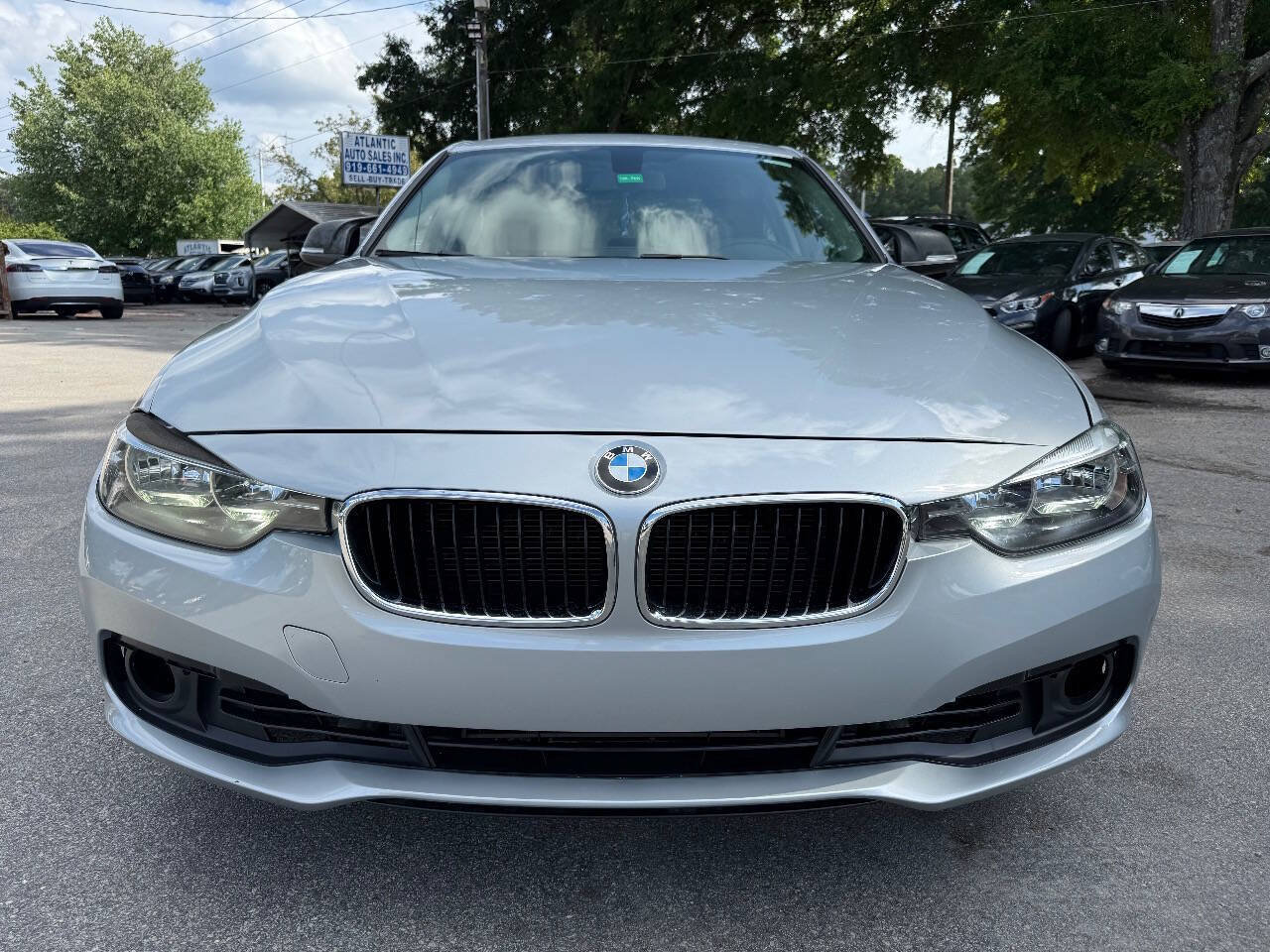 Used 2016 BMW 320i Sedan RWD image 2