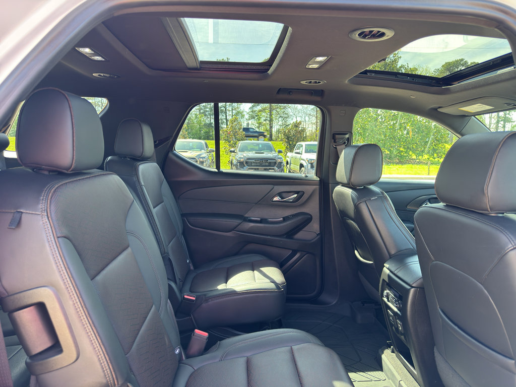 Used 2022 Chevrolet Traverse High Country image 17