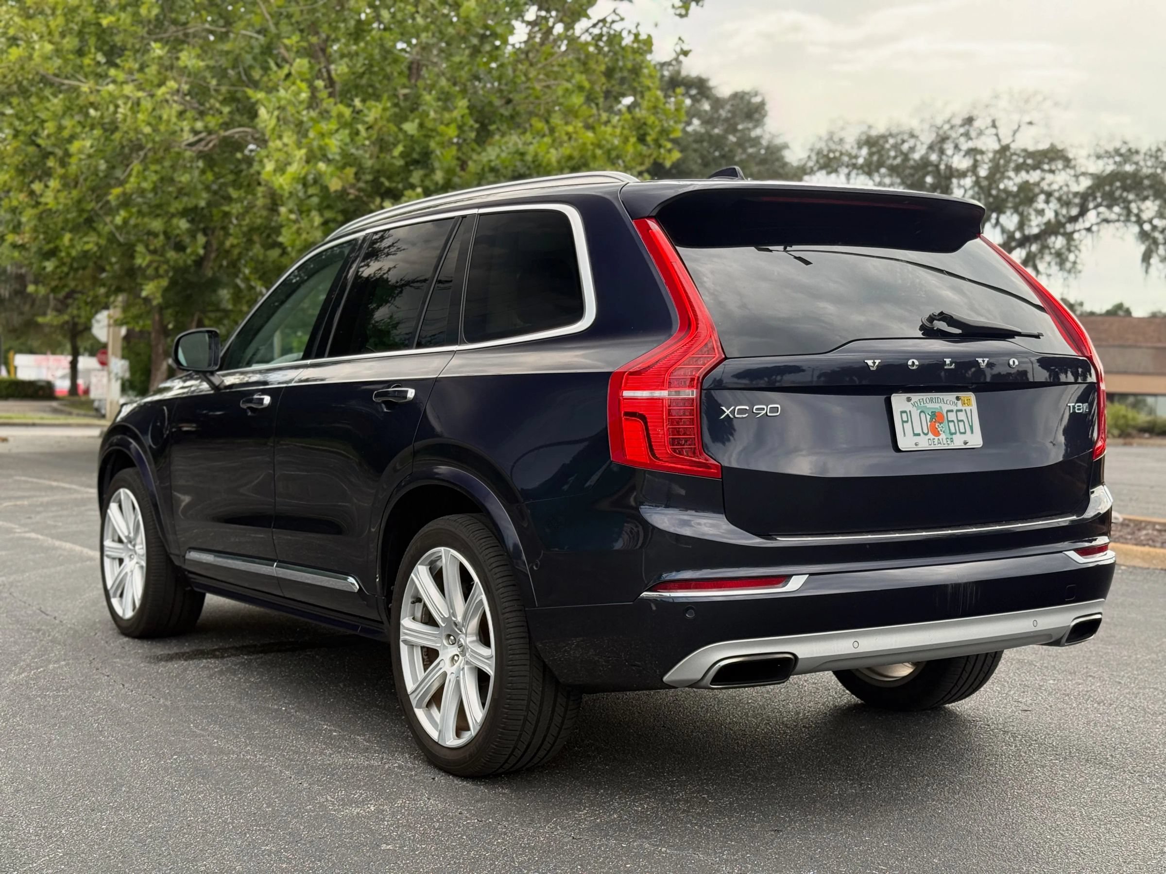 Used 2017 Volvo XC90 T8 Inscription w/ Vision Package AWD/4WD image 7