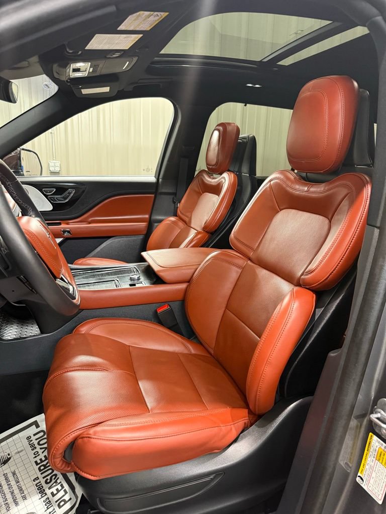 Used 2025 Lincoln Aviator Reserve w/ Equipment Group 201A AWD/4WD image 13