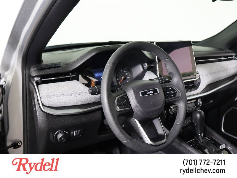 Used 2024 Jeep Compass Latitude image 23