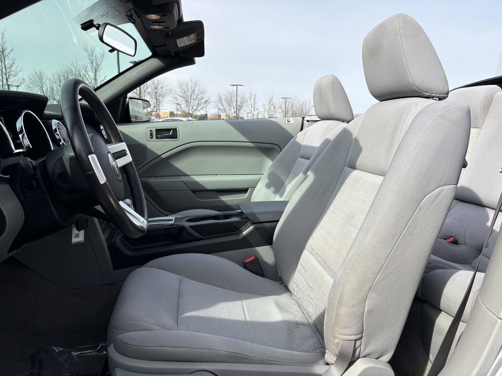 Used 2007 Ford Mustang Deluxe image 15
