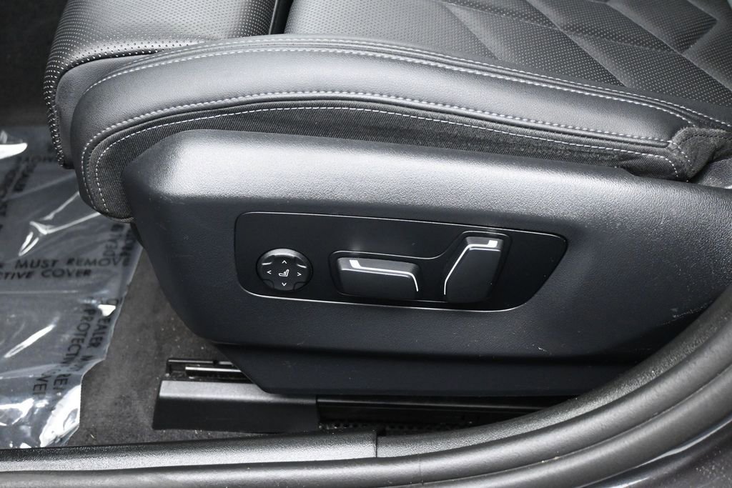 Used 2024 BMW 530i RWD image 12
