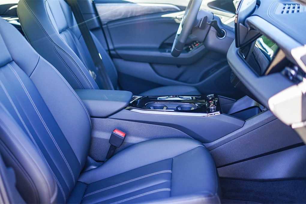 New 2025 Audi A6 e-tron Premium image 17