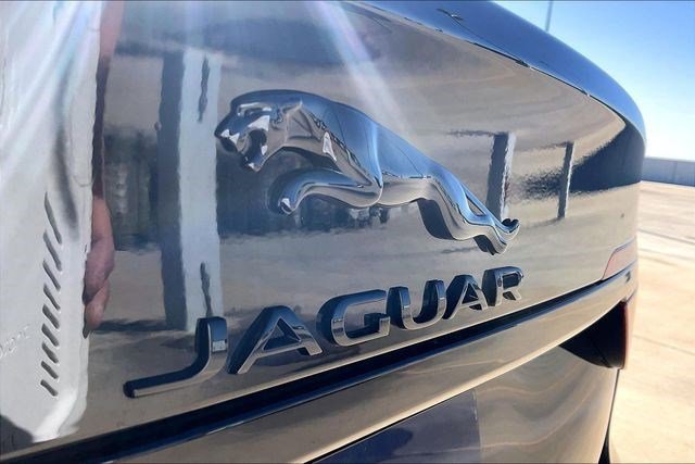 New 2024 Jaguar XF R-Dynamic SE image 9