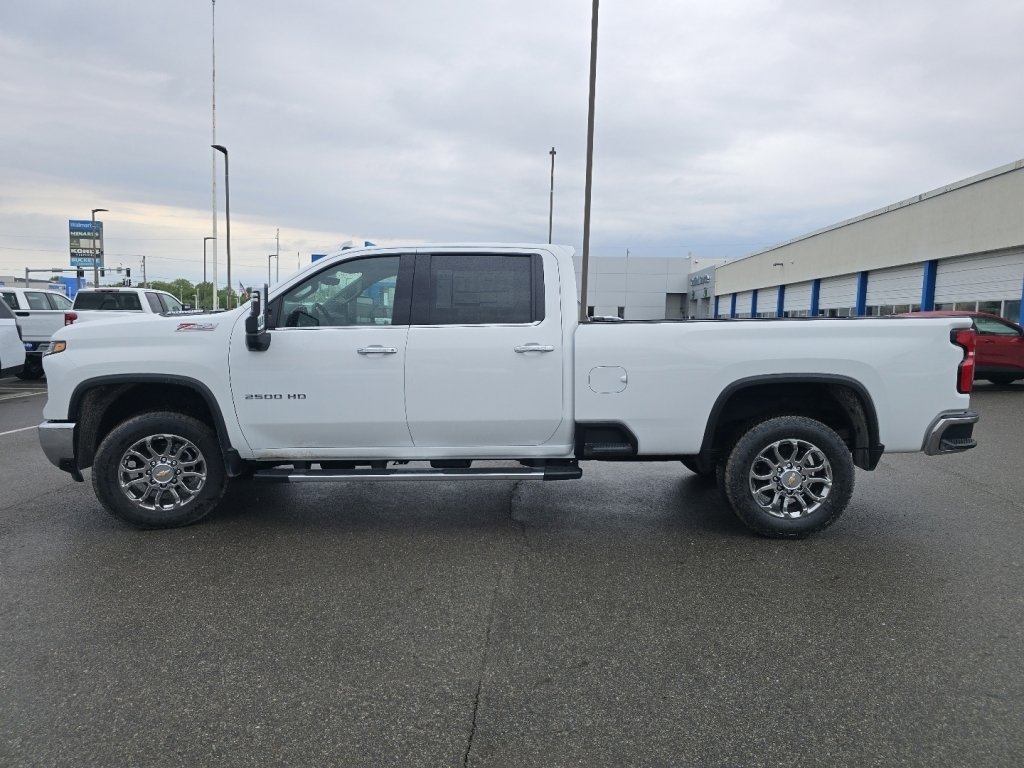 New 2026 Chevrolet Silverado 2500 LTZ w/ LTZ Convenience Package AWD/4WD image 11