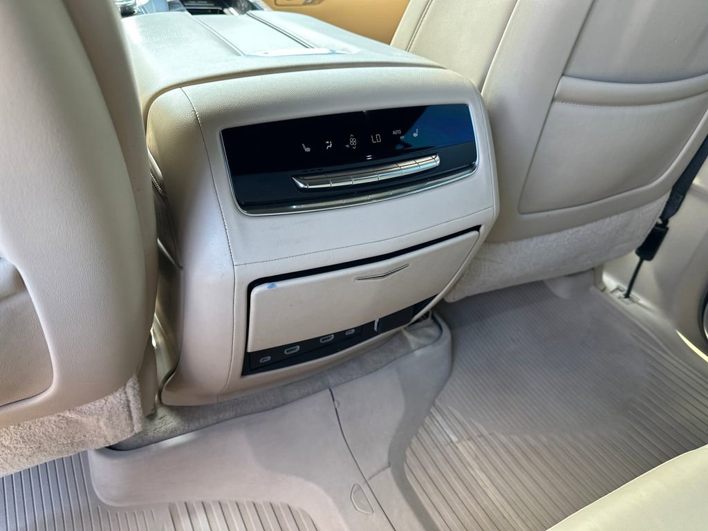 Used 2021 Cadillac Escalade ESV Premium Luxury AWD/4WD image 34