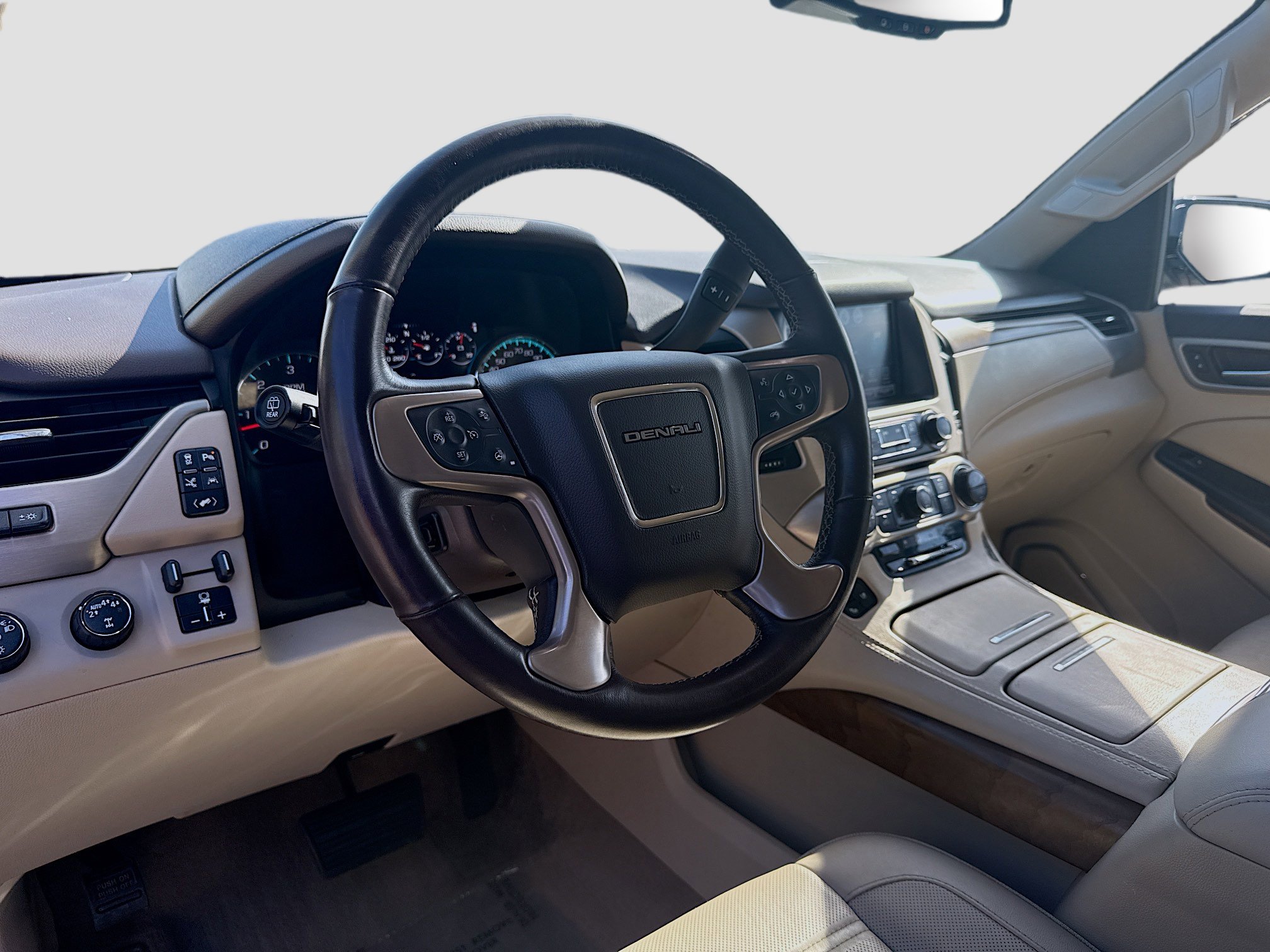 Used 2020 GMC Yukon Denali image 7