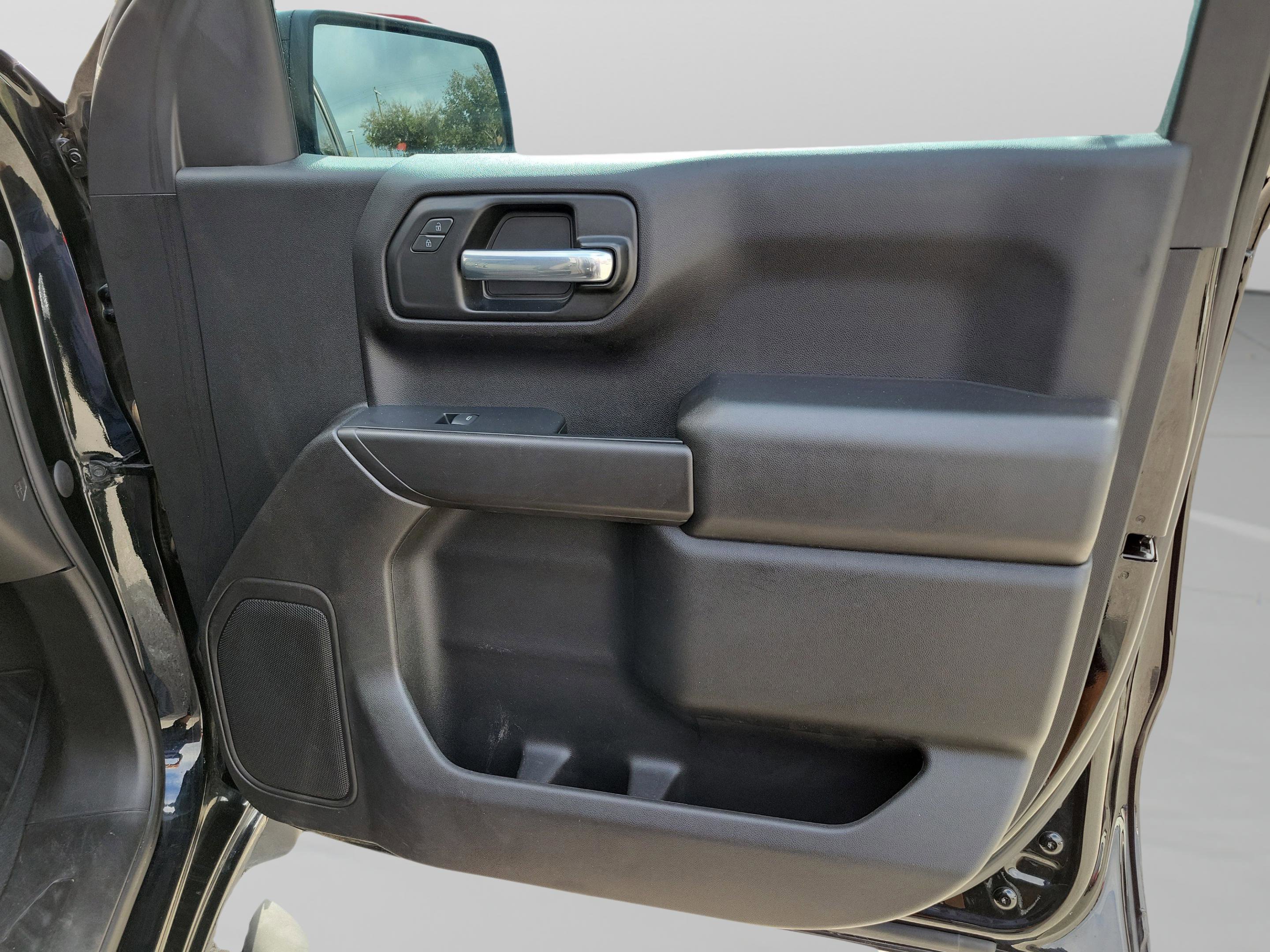 Used 2021 Chevrolet Silverado 1500 Custom image 32