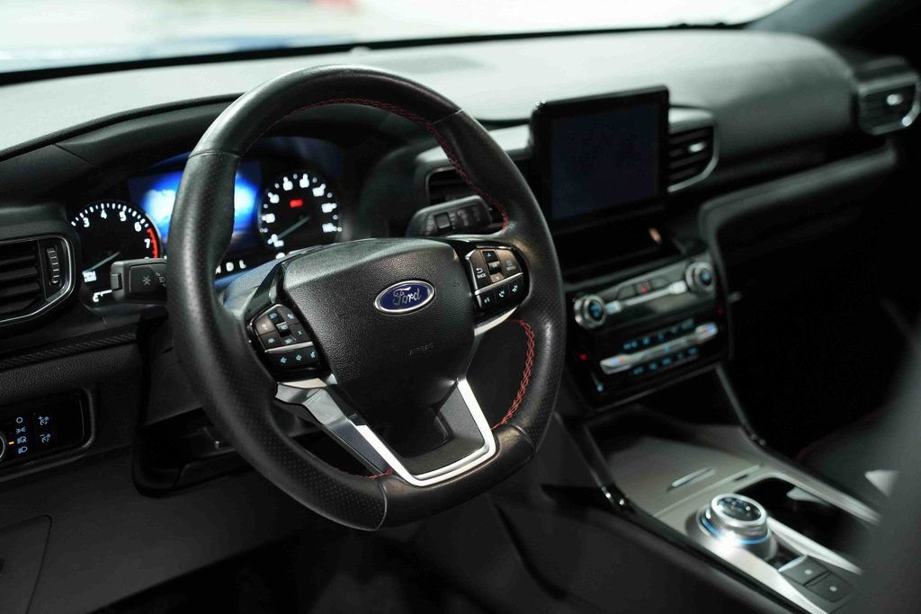 Used 2023 Ford Explorer ST-Line image 24