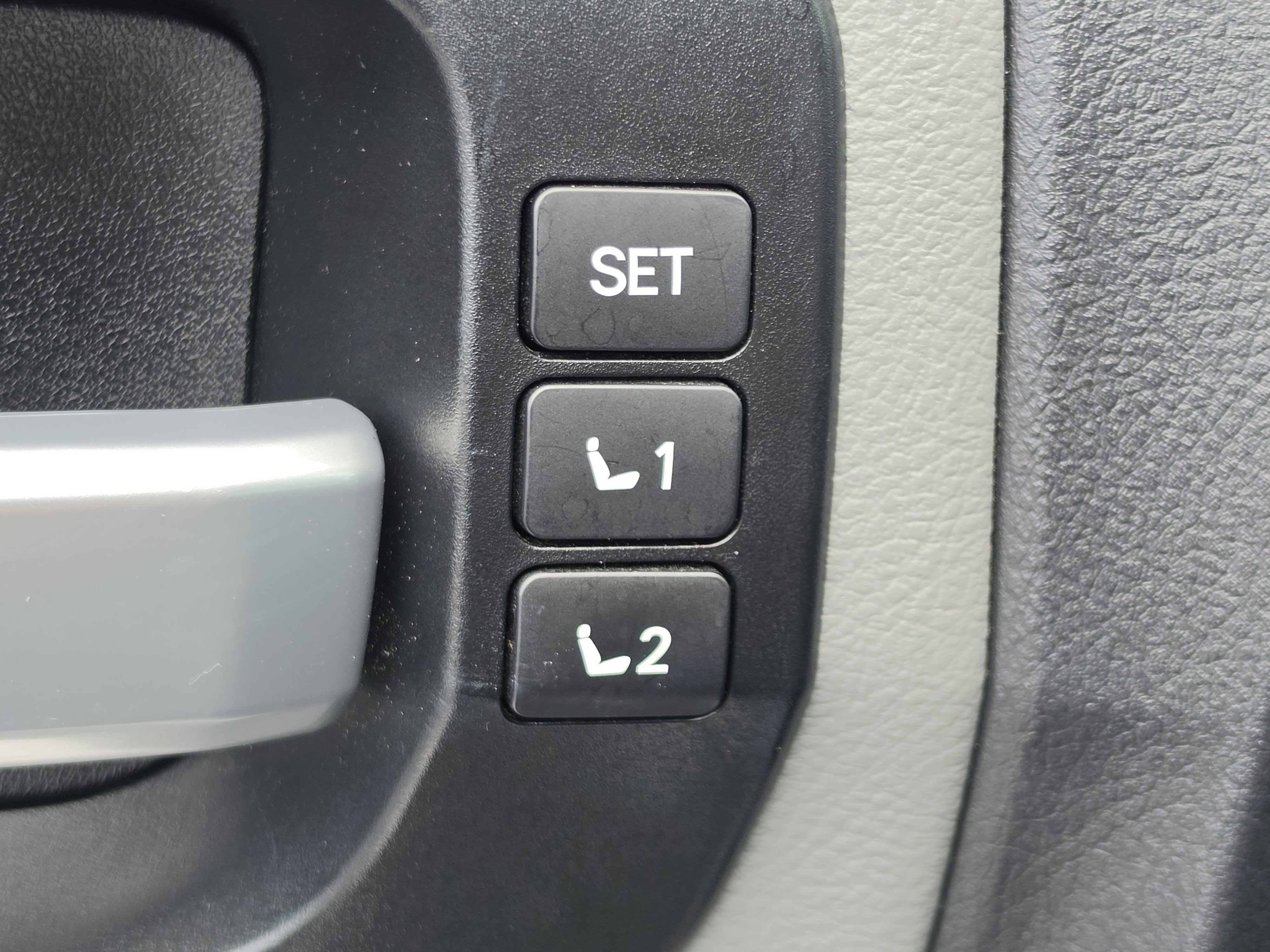 Used 2019 Toyota Sequoia Limited w/ Safety & Convenience Package RWD image 17