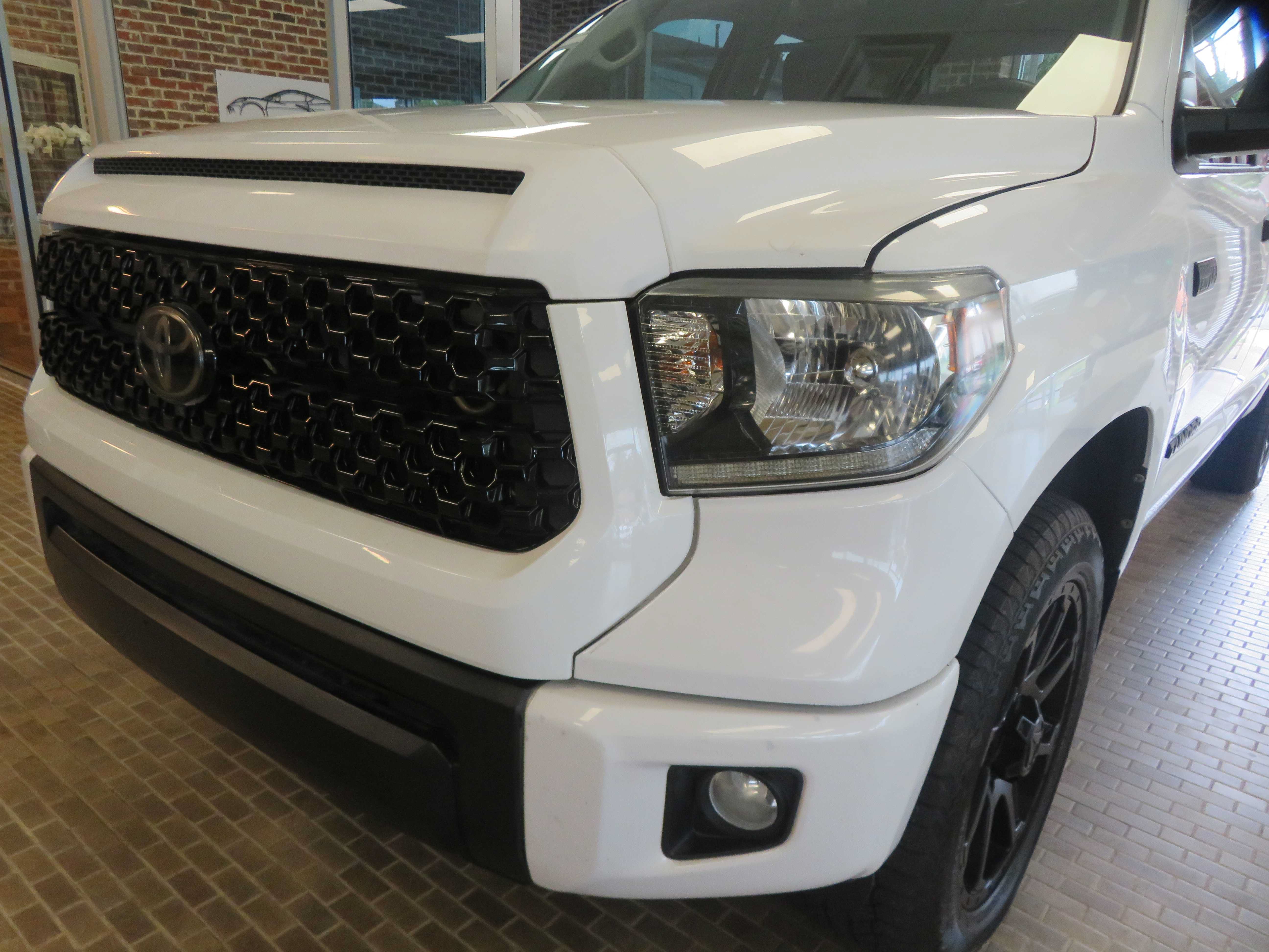 Used 2018 Toyota Tundra SR5 w/ SR5 Upgrade Package AWD/4WD image 60