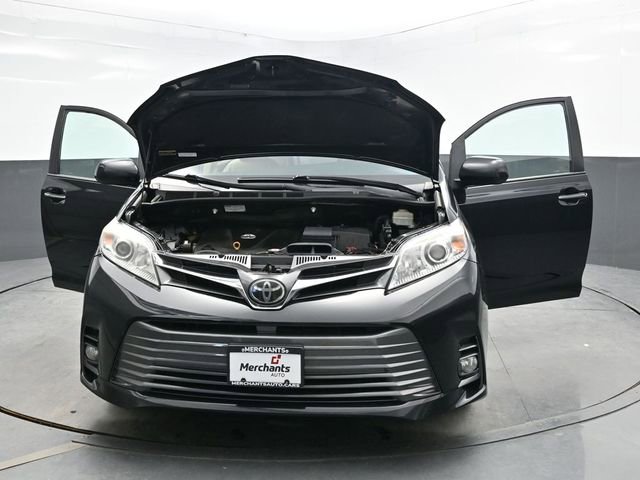 Used 2018 Toyota Sienna XLE AWD/4WD image 33