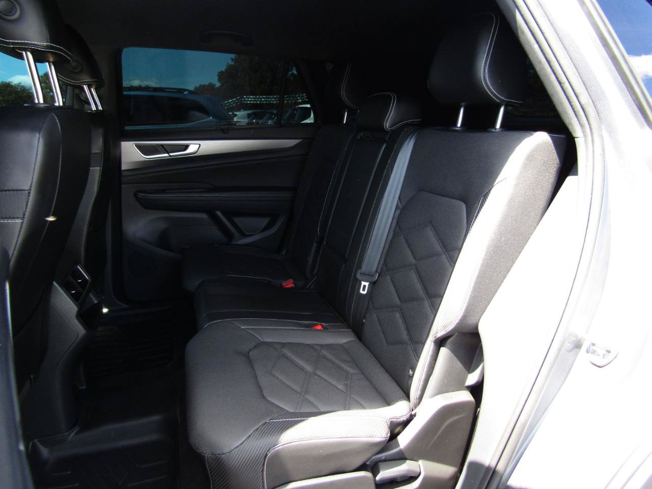 Used 2024 Volkswagen Atlas Cross Sport SE AWD/4WD image 20