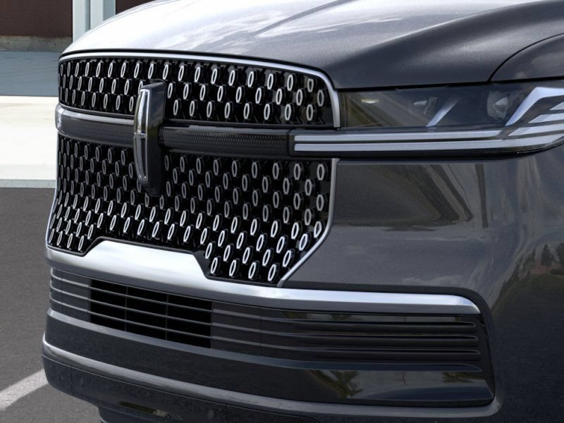 New 2026 Lincoln Navigator L Premier AWD/4WD image 17