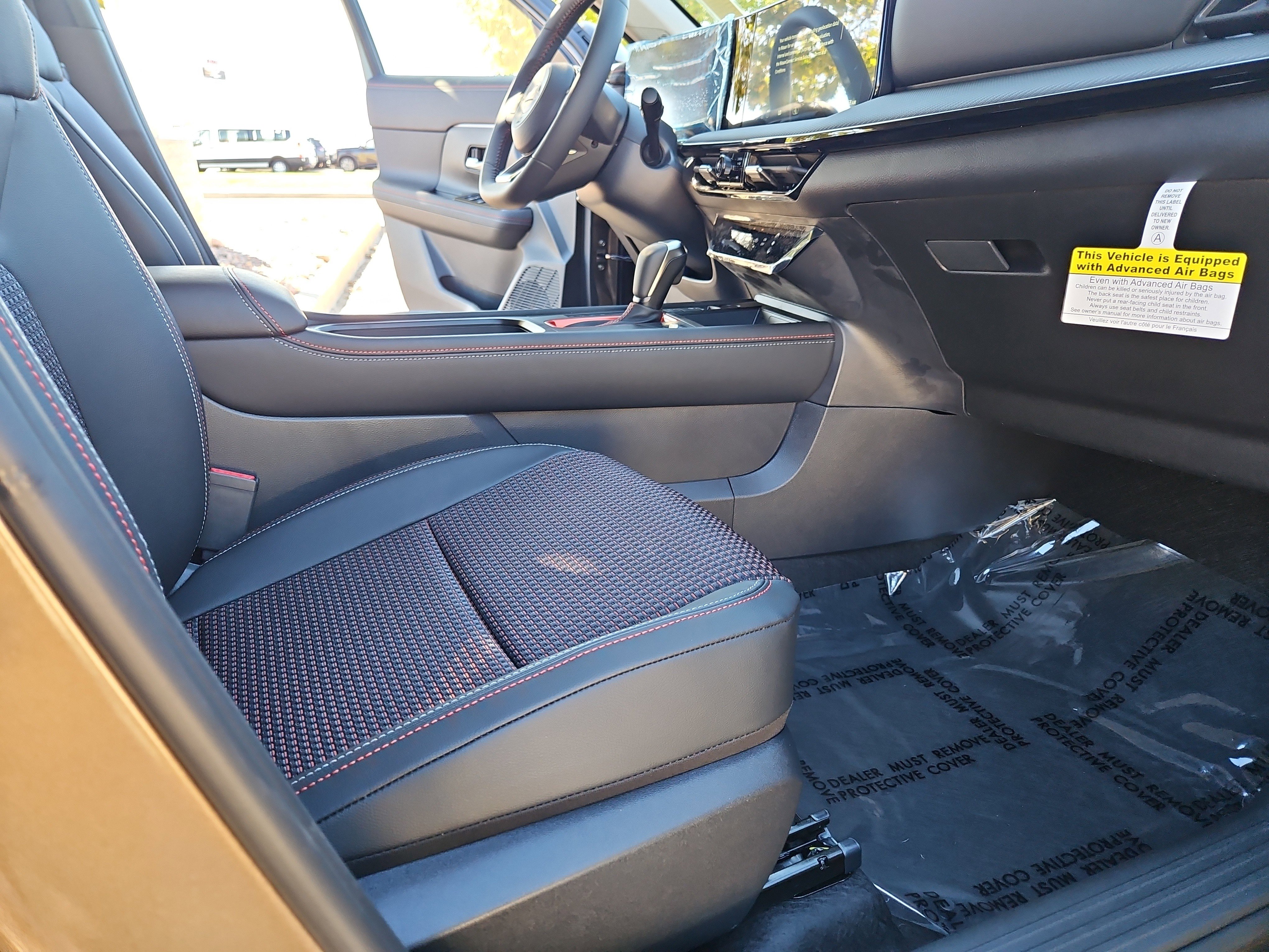 New 2026 Nissan Kicks SR AWD/4WD image 8
