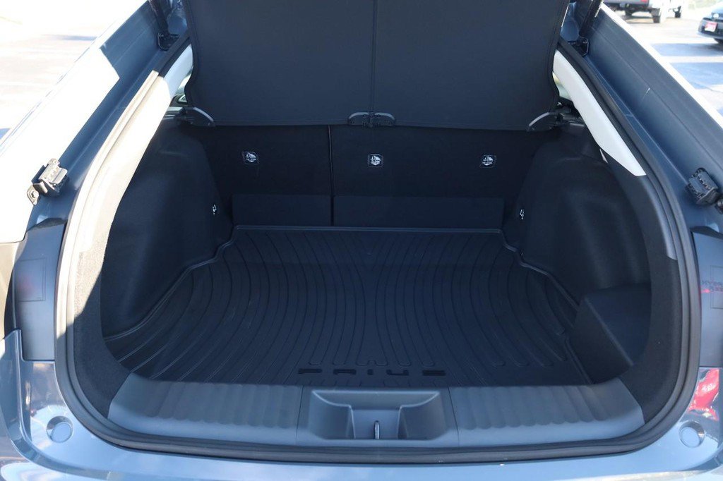 New 2026 Toyota Prius LE image 7