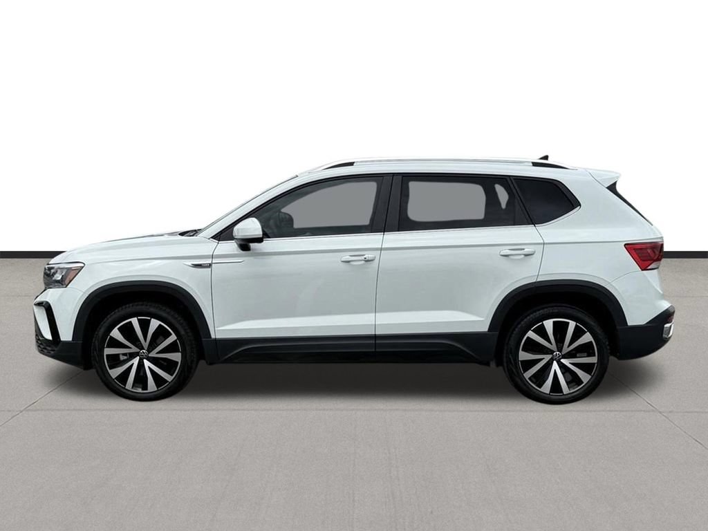 Certified 2022 Volkswagen Taos SE FWD image 8