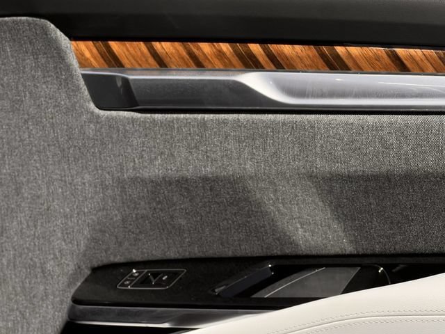 New 2026 Cadillac Escalade ESV Platinum Luxury w/ LPO, Radiant Package AWD/4WD image 25