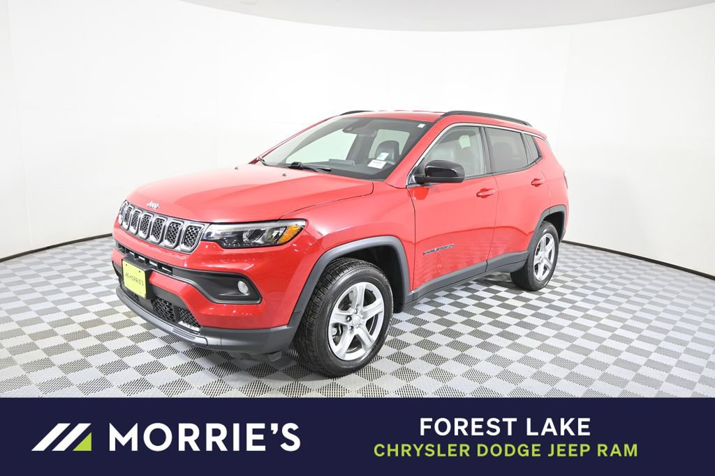 Used 2024 Jeep Compass Latitude image 1
