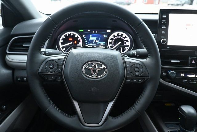 Used 2022 Toyota Camry SE w/ Cold Weather Package image 43